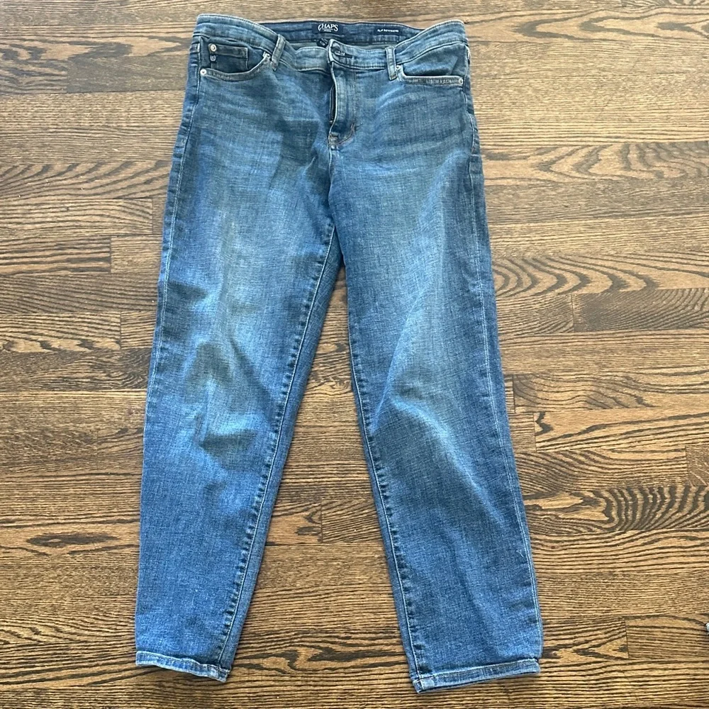 Chaps Women's Slim Boyfriend Jeans in Medium Blue Wash - Picture 1 of 2
